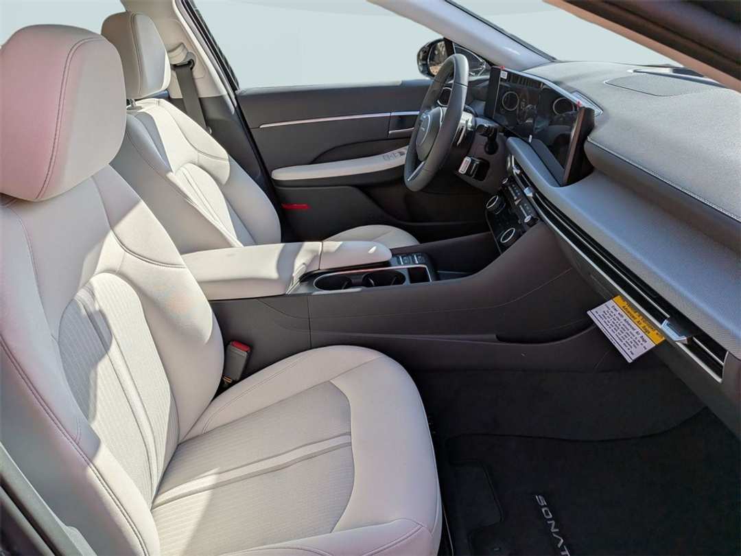 2026 Hyundai Sonata SEL Sport - Image 31