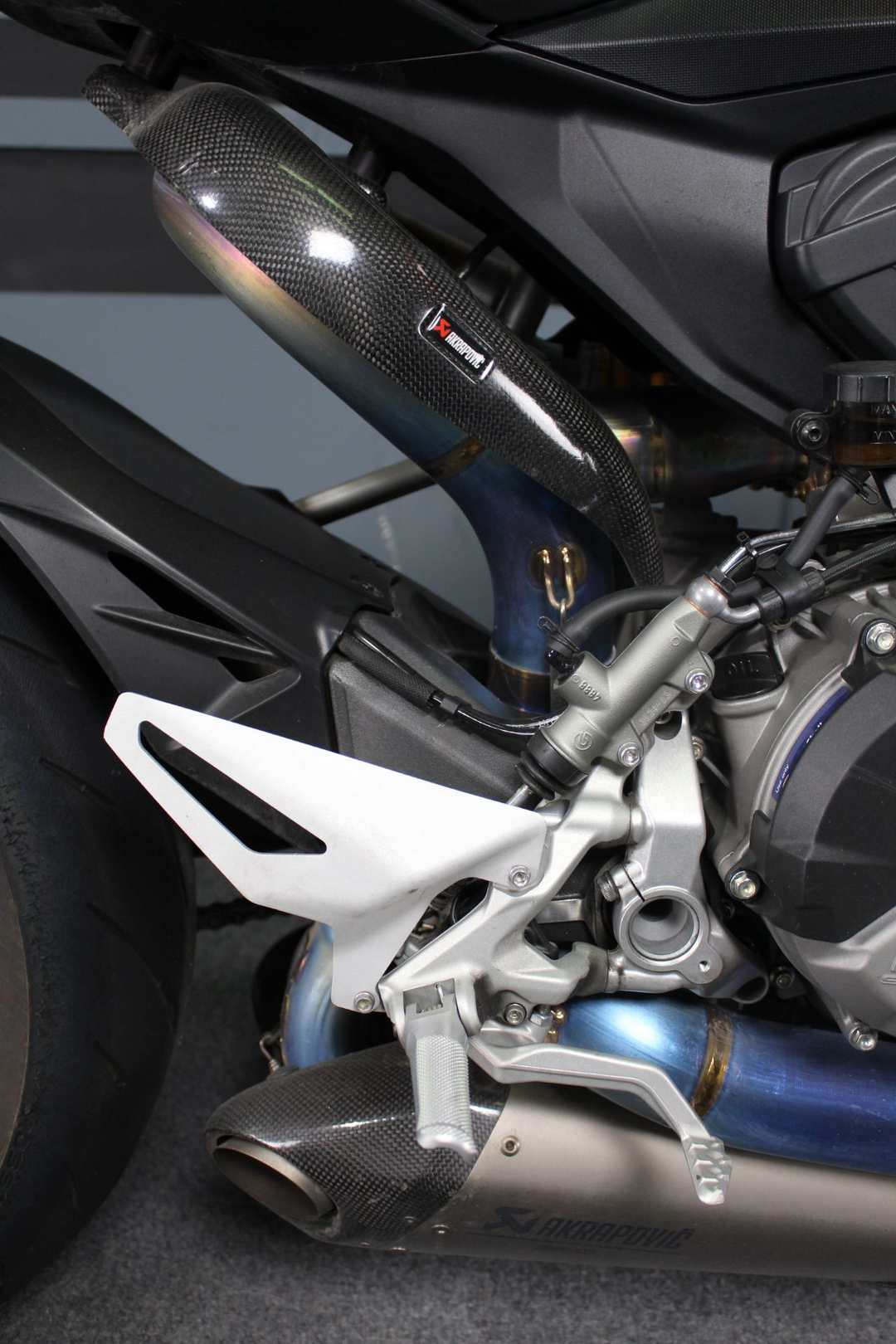 2024 Ducati Streetfighter V2 - Image 14