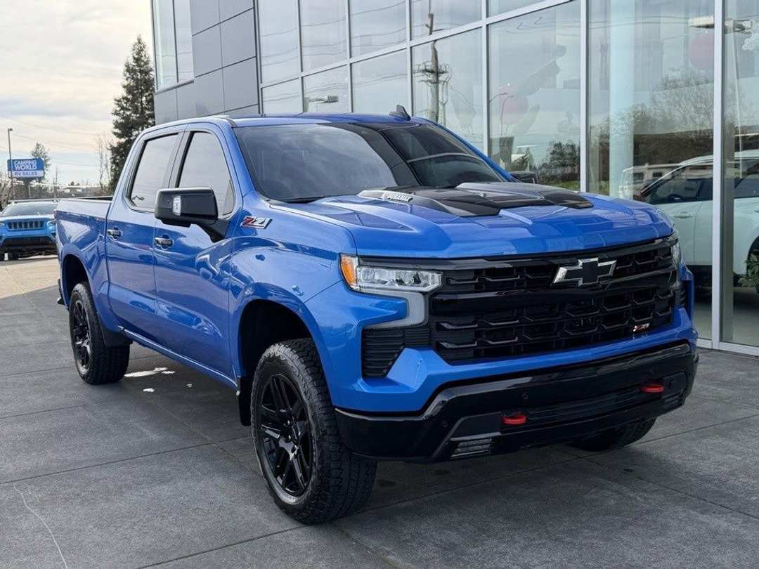 2025 Chevrolet Silverado 1500 LT Trail Boss - Image 3