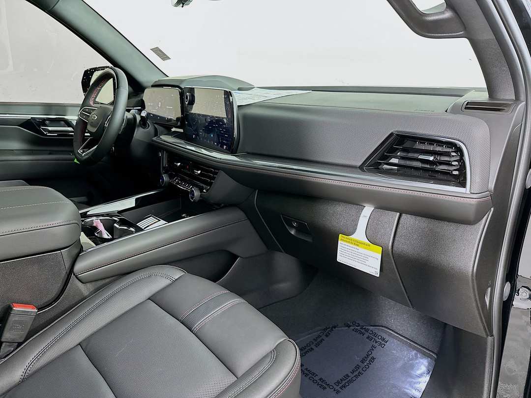 2026 Chevrolet Suburban RST - Image 32