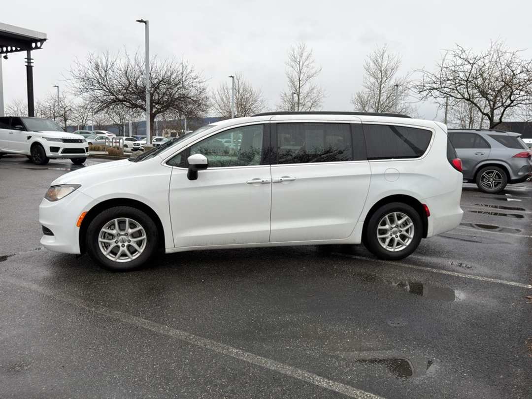 2021 Chrysler Voyager LXI - Image 6