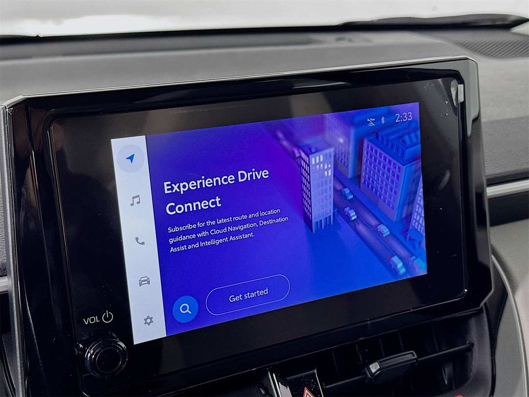 2026 Toyota Corolla Cross L - Image 13