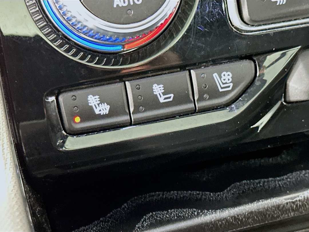 2024 GMC Yukon Denali - Image 22