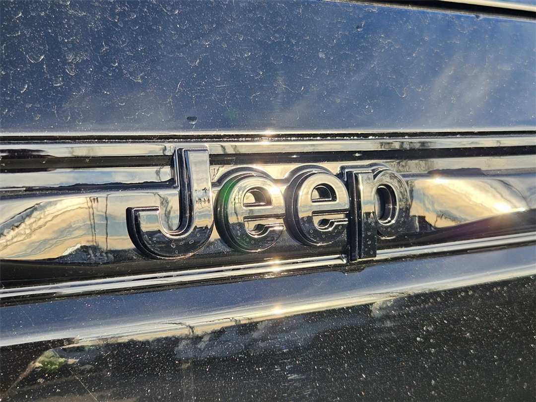 2025 Jeep Grand Cherokee Limited - Image 32