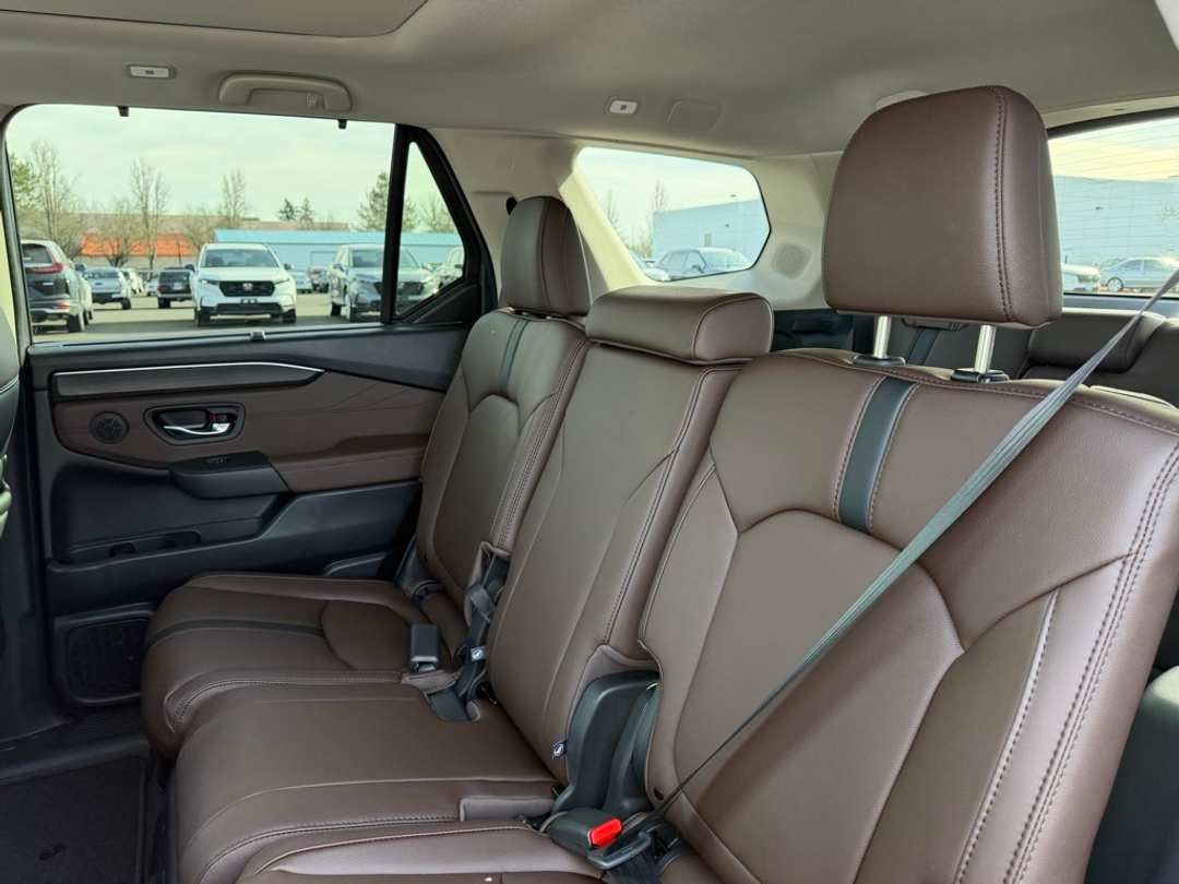 2026 Honda Pilot Touring - Image 31