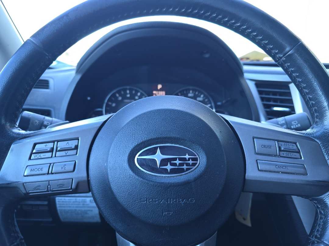 2011 Subaru Outback 2.5i - Image 21