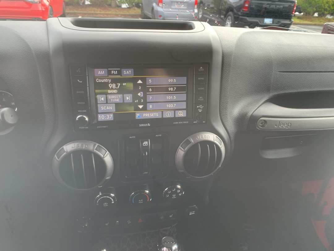 2016 Jeep Wrangler Unlimited Freedom Edition - Image 20