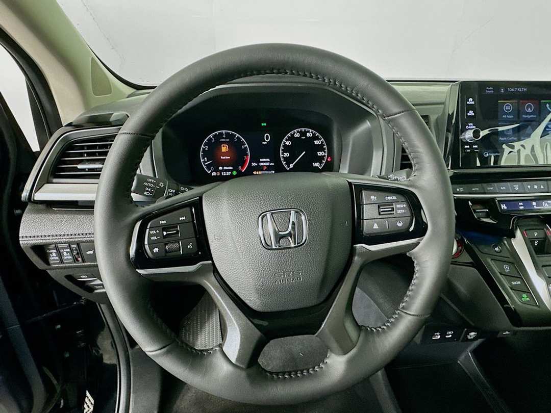 2026 Honda Odyssey Touring - Image 11