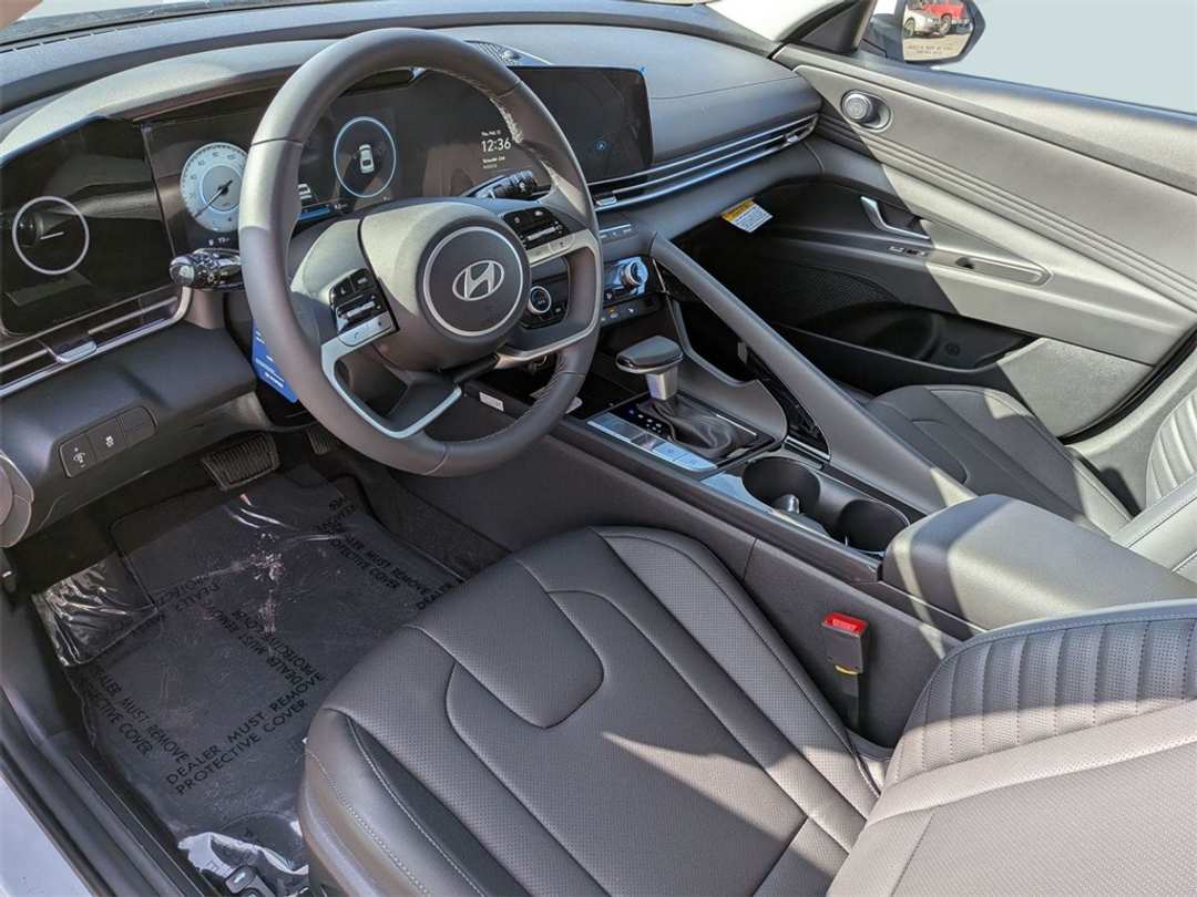 2026 Hyundai Elantra Limited - Image 13