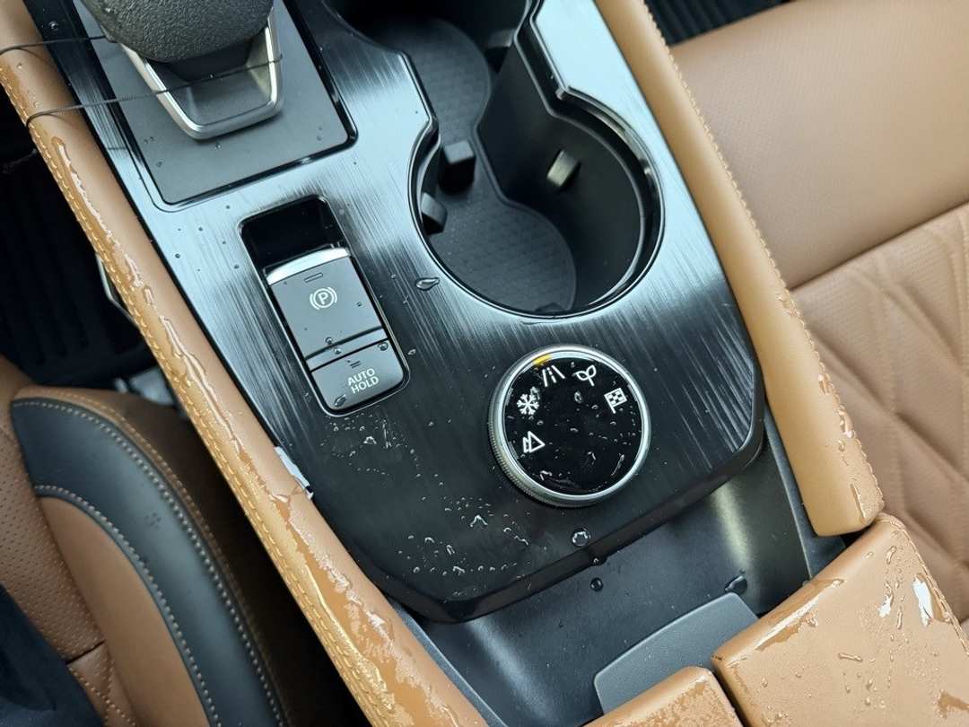 2026 Nissan Rogue Platinum - Image 26