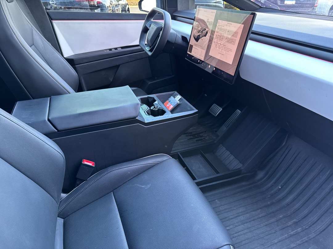 2024 Tesla Cybertruck Base - Image 13