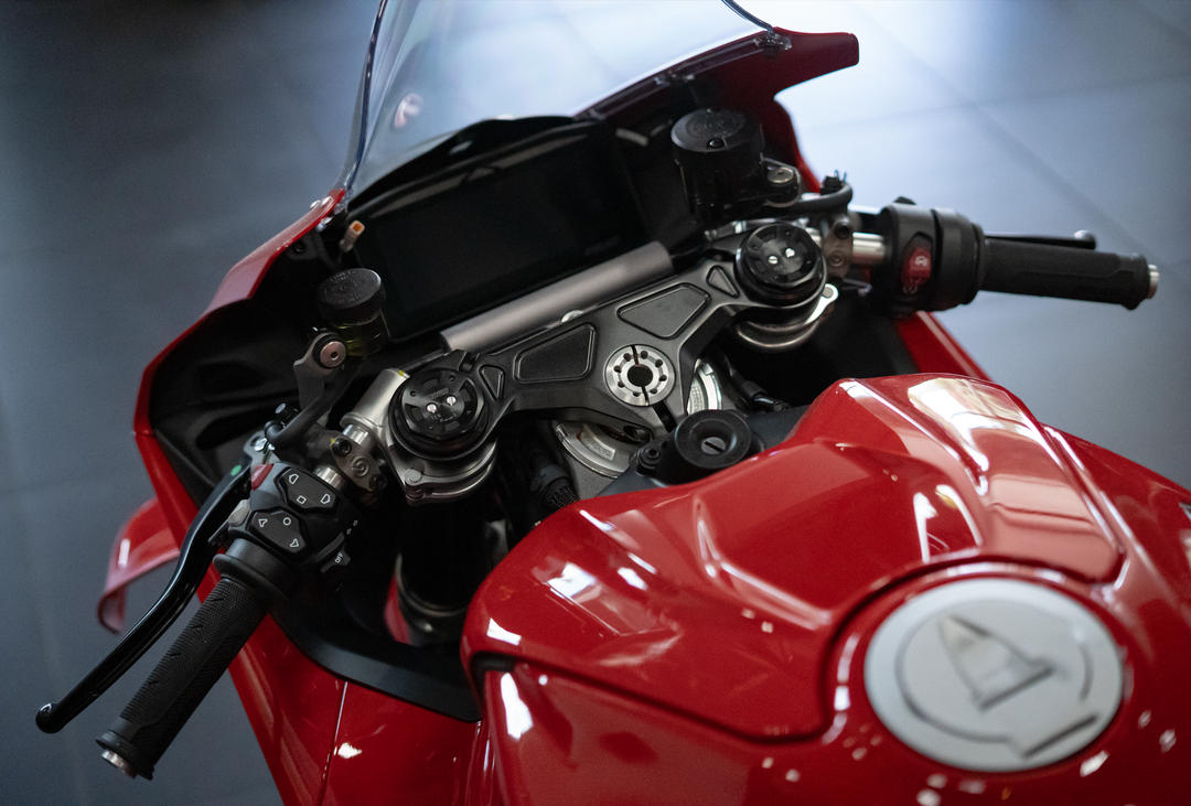 2025 Ducati Panigale V4 - Image 3