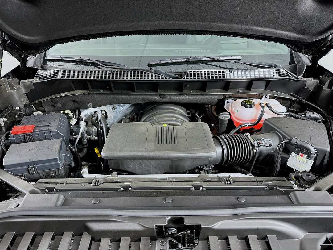 2025 Chevrolet Silverado 1500 LTZ - Image 32