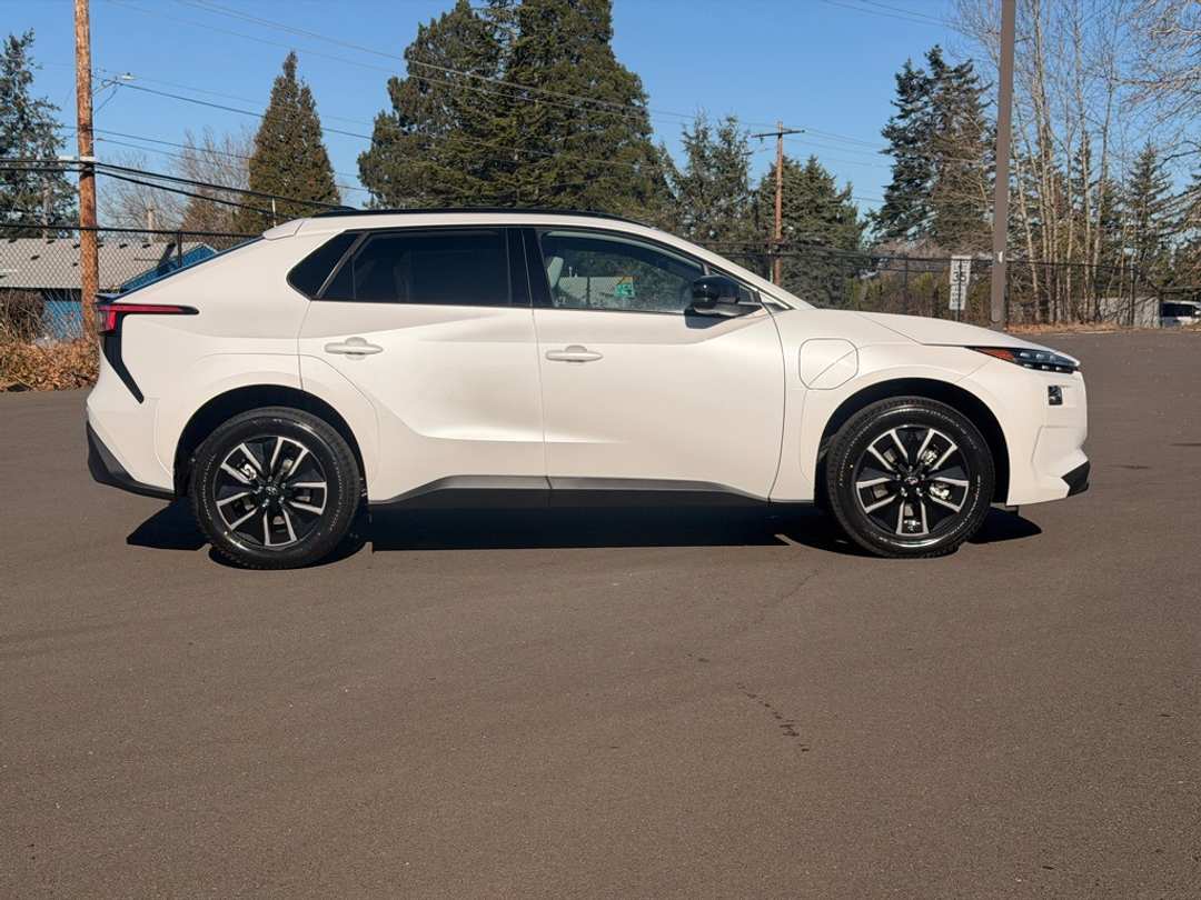 2026 Subaru Solterra Premium - Image 8