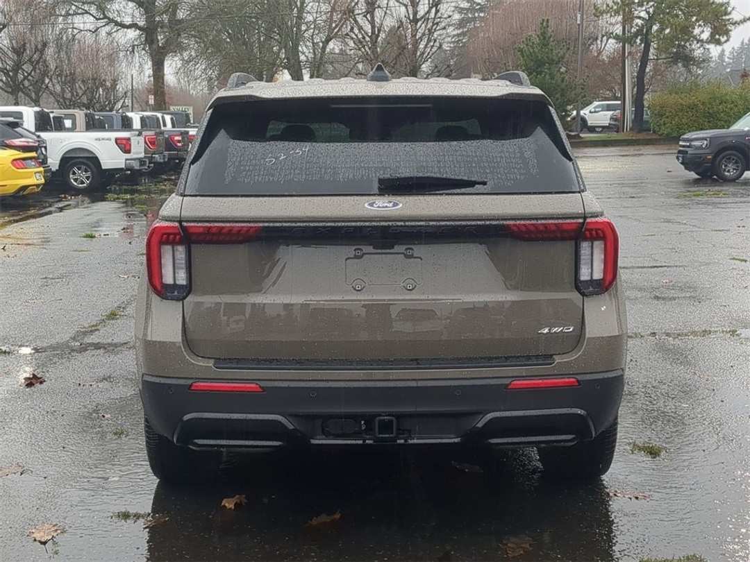 2026 Ford Explorer STLine - Image 4