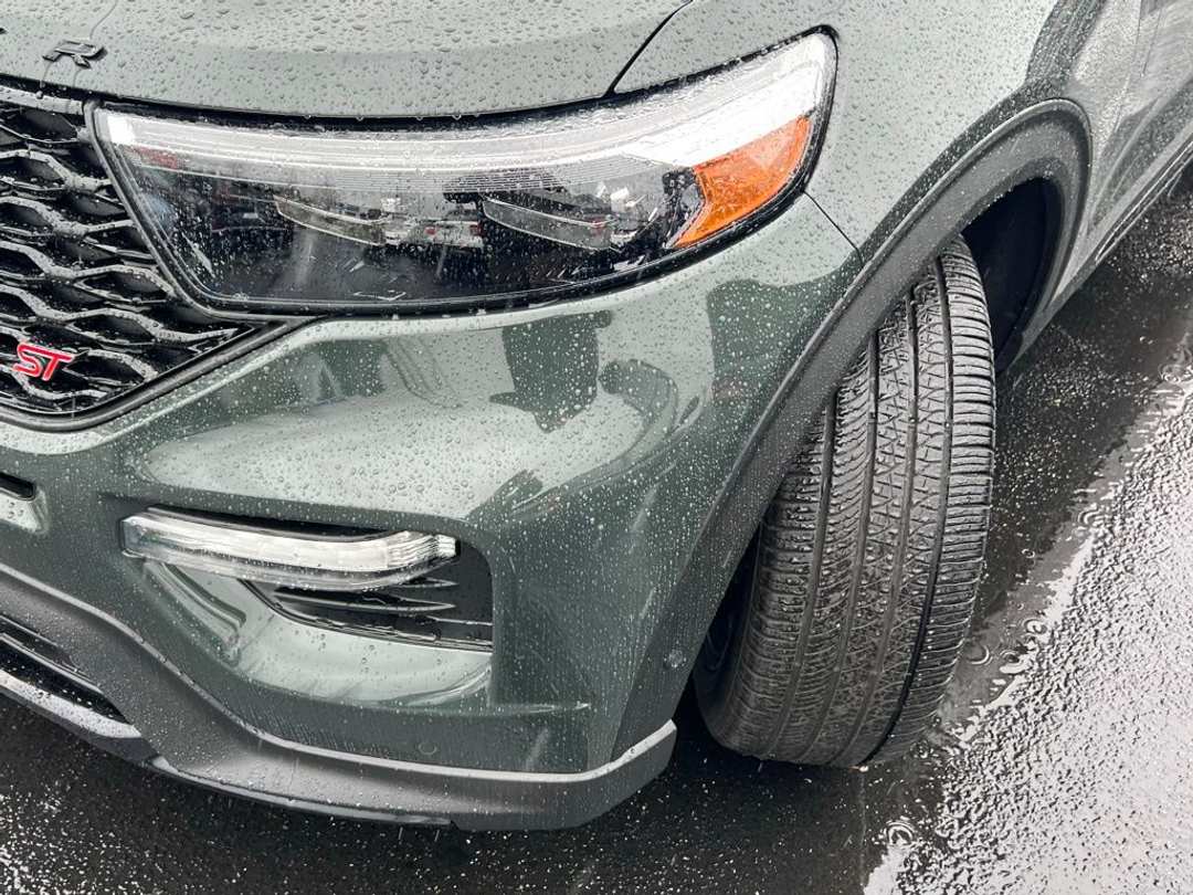 2022 Ford Explorer ST - Image 3