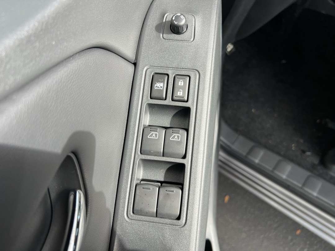 2026 Nissan Frontier SV - Image 11