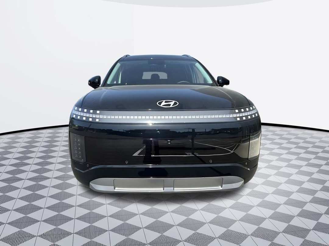 2026 Hyundai Ioniq 9 SEL - Image 3