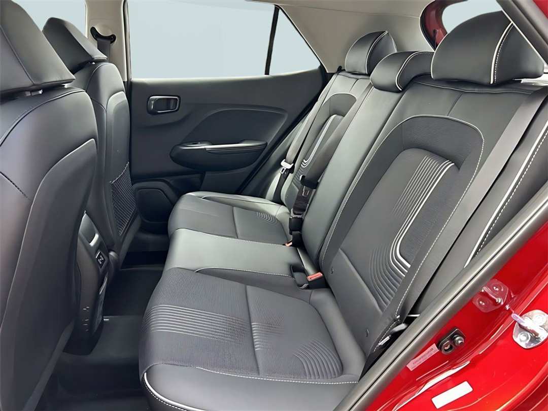 2025 Hyundai Venue Limited - Image 24