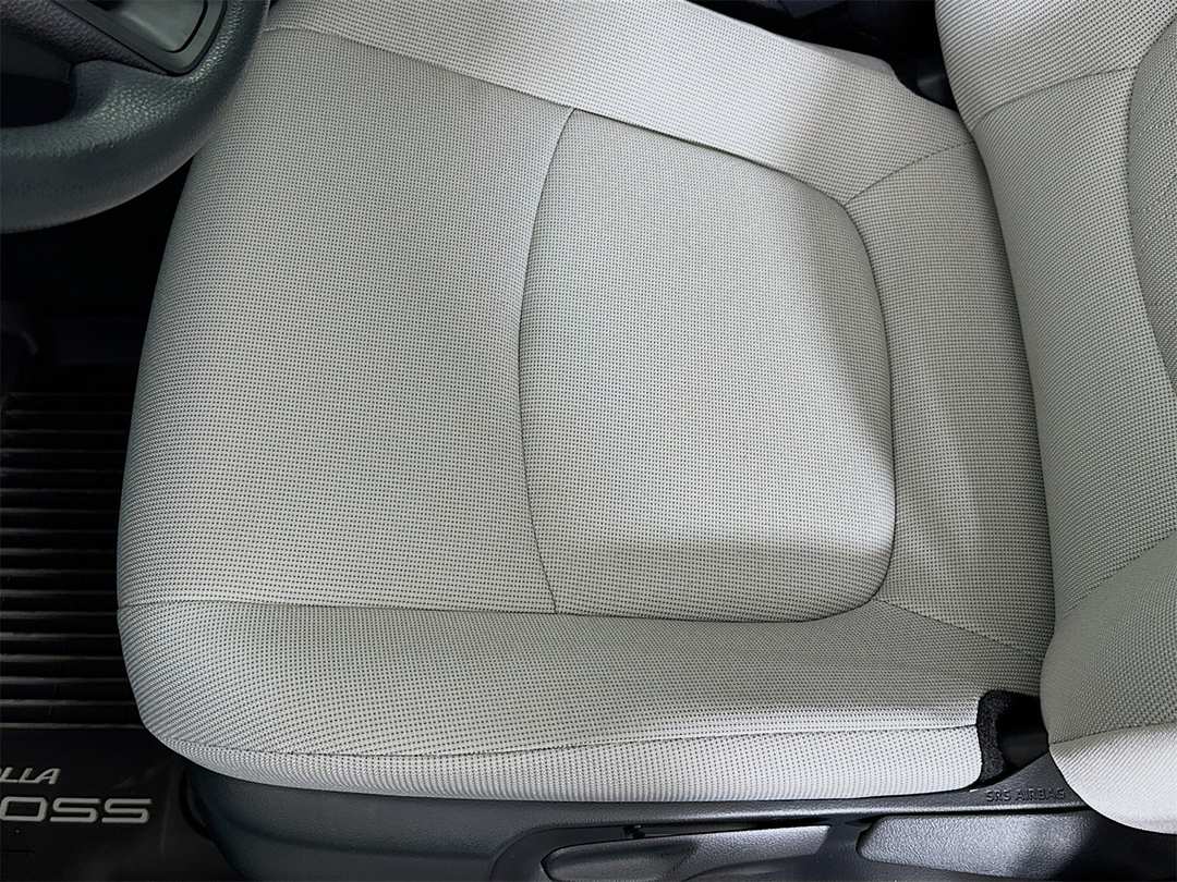 2026 Toyota Corolla Cross L - Image 19