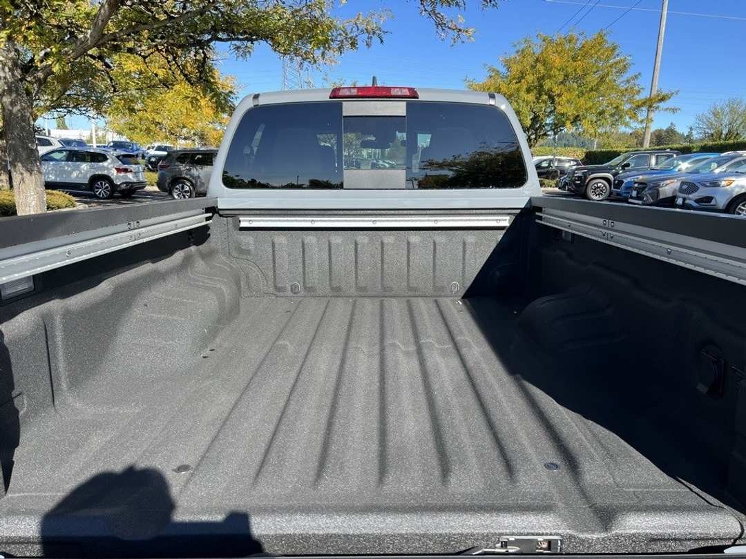 2026 Nissan Frontier PRO4X - Image 9