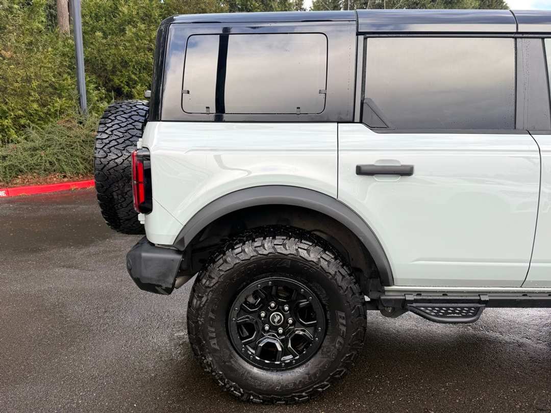 2024 Ford Bronco Wildtrak - Image 12