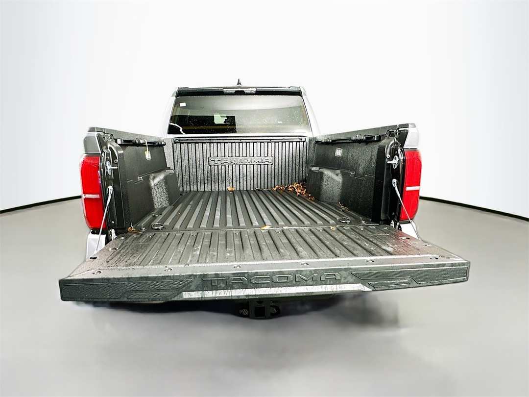 2025 Toyota Tacoma SR5 - Image 25