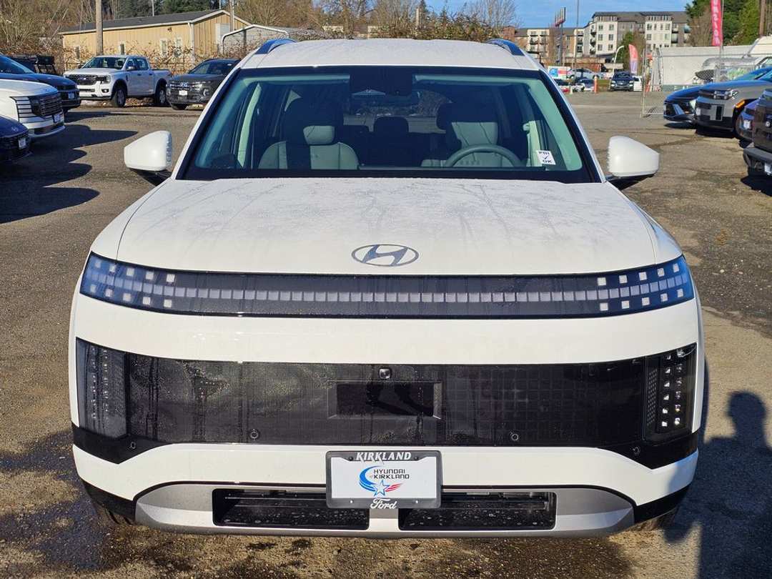 2026 Hyundai Ioniq 9 SEL - Image 2
