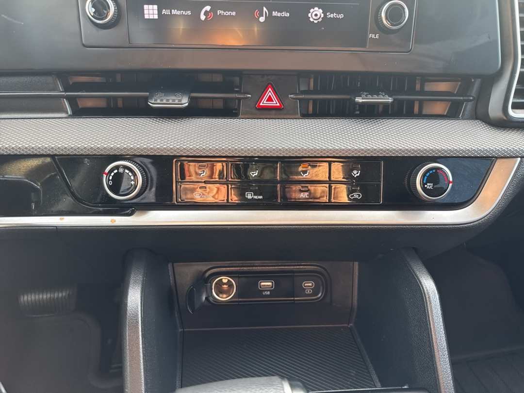 2024 Kia Sportage LX - Image 18