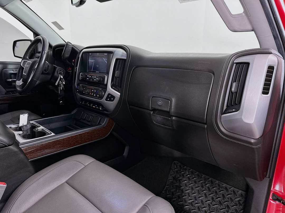 2016 GMC Sierra 1500 SLT - Image 30