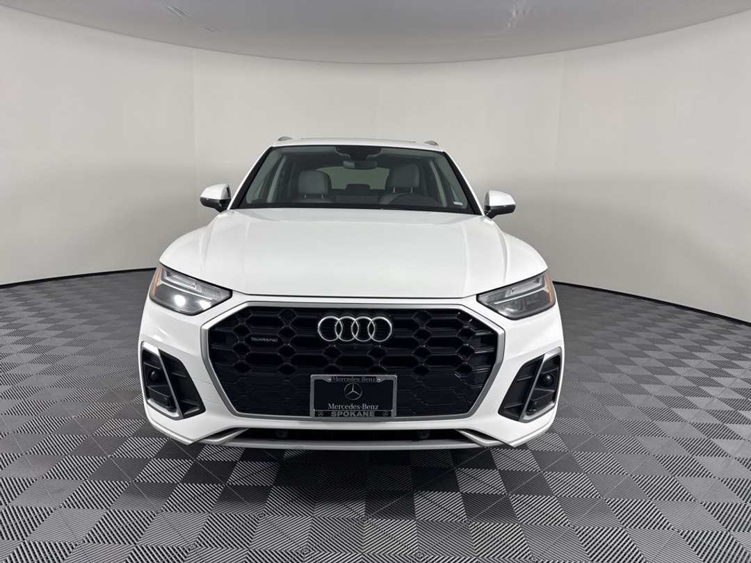 2022 Audi Q5 45 S line Premium - Image 2