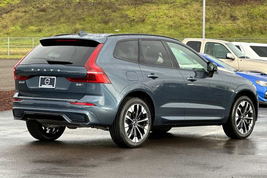 2026 Volvo Xc60 B5 Plus - Image 3