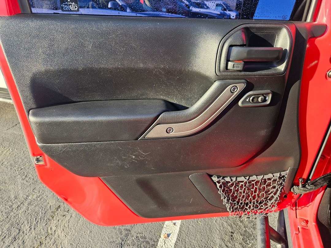 2017 Jeep Wrangler Unlimited Sport - Image 10