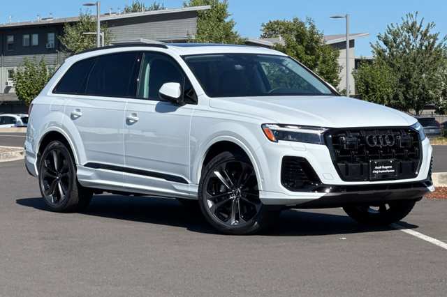 2025 Audi Q7 55 Premium Plus
