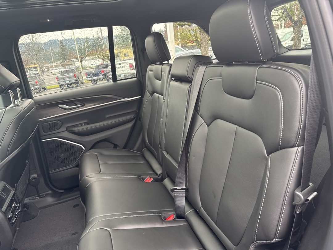 2026 Jeep Grand Cherokee Limited - Image 24