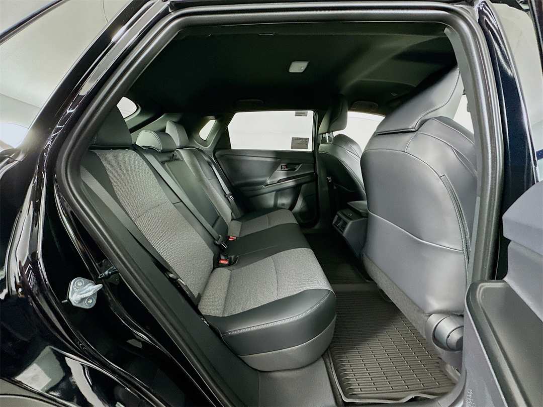 2026 Toyota Bz XLE Plus - Image 27