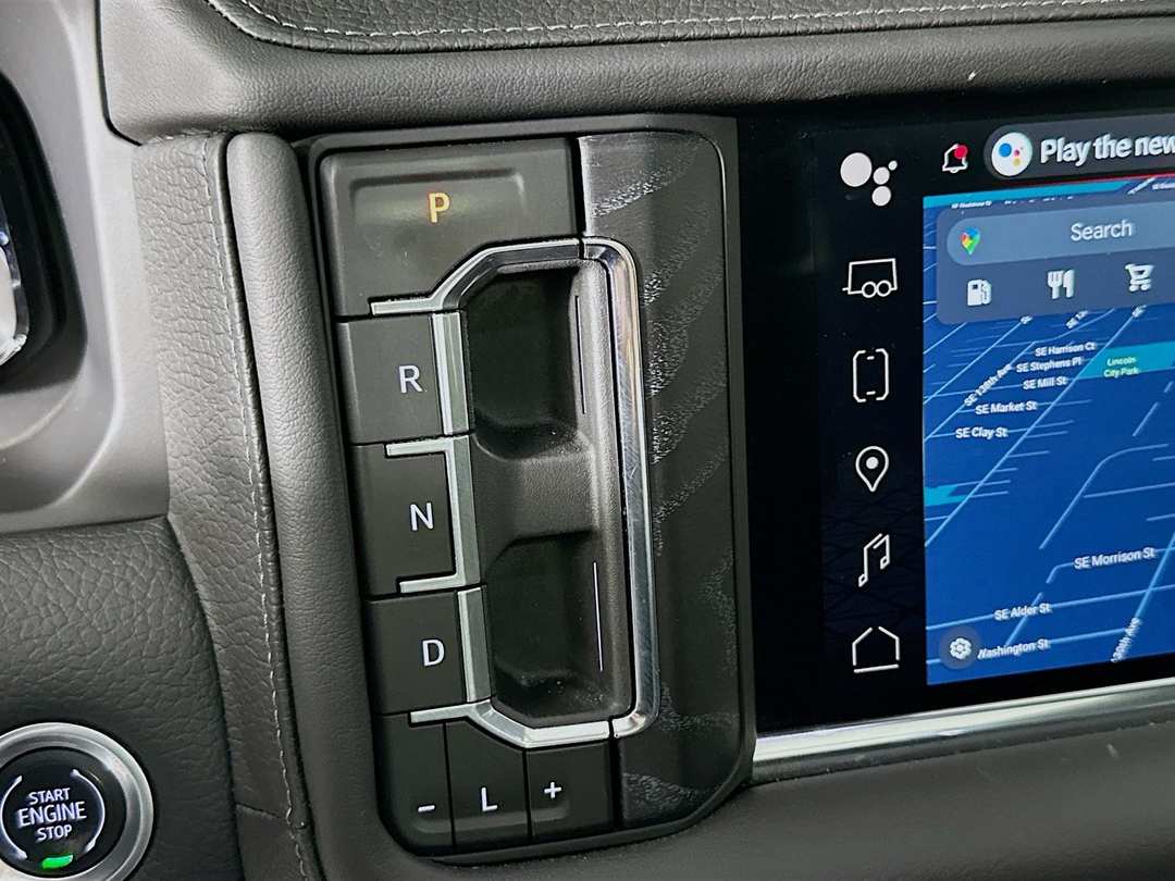 2024 GMC Yukon Denali - Image 18