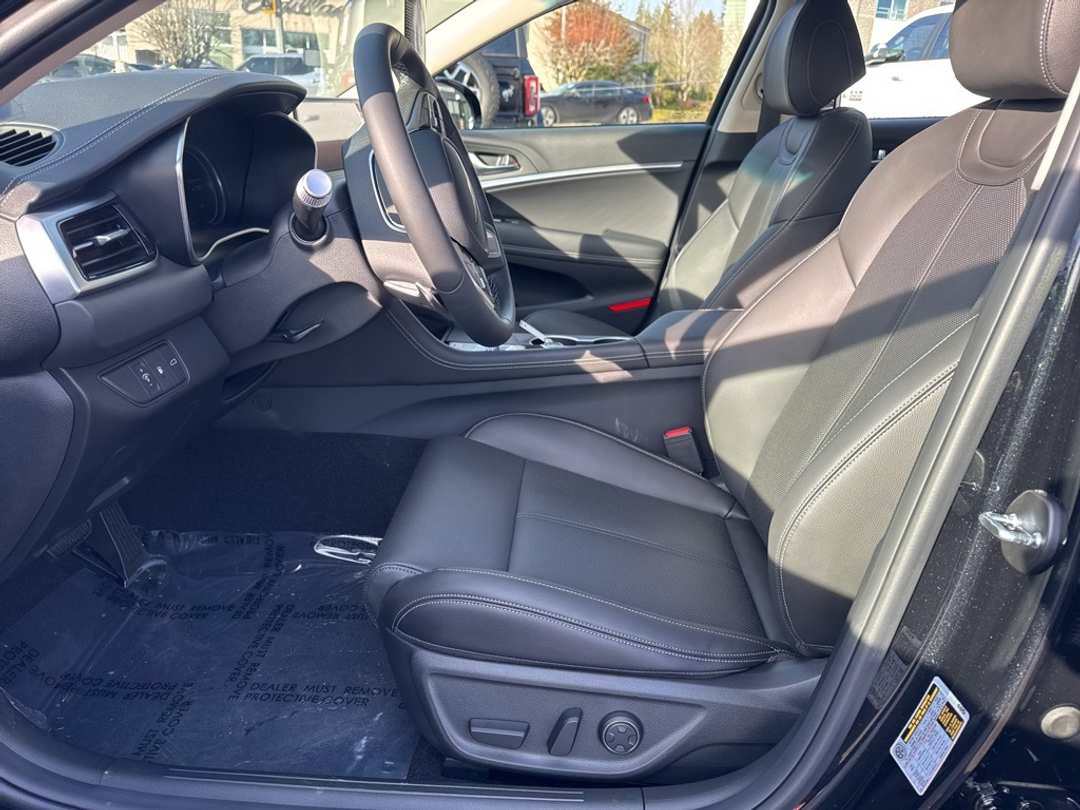 2026 Genesis G70 2.5T - Image 15