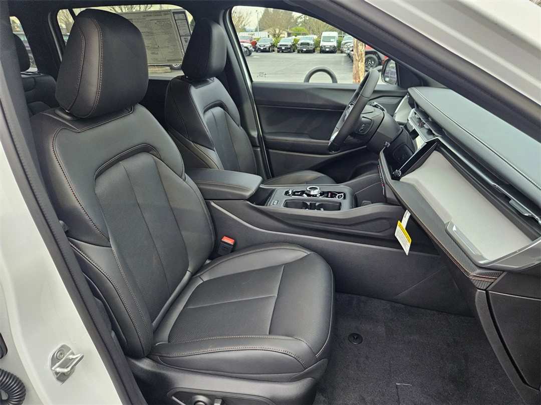 2026 Jeep Cherokee Laredo - Image 37