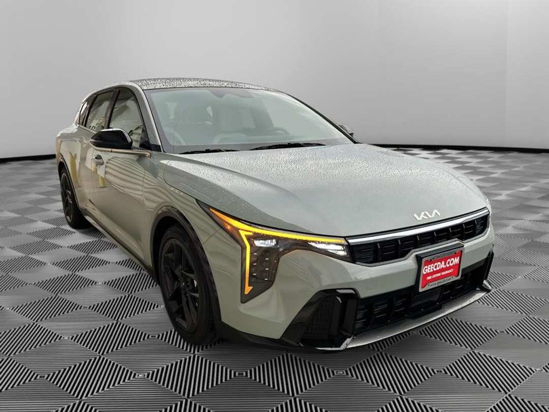 2026 Kia K4 GTLine Turbo - Image 3