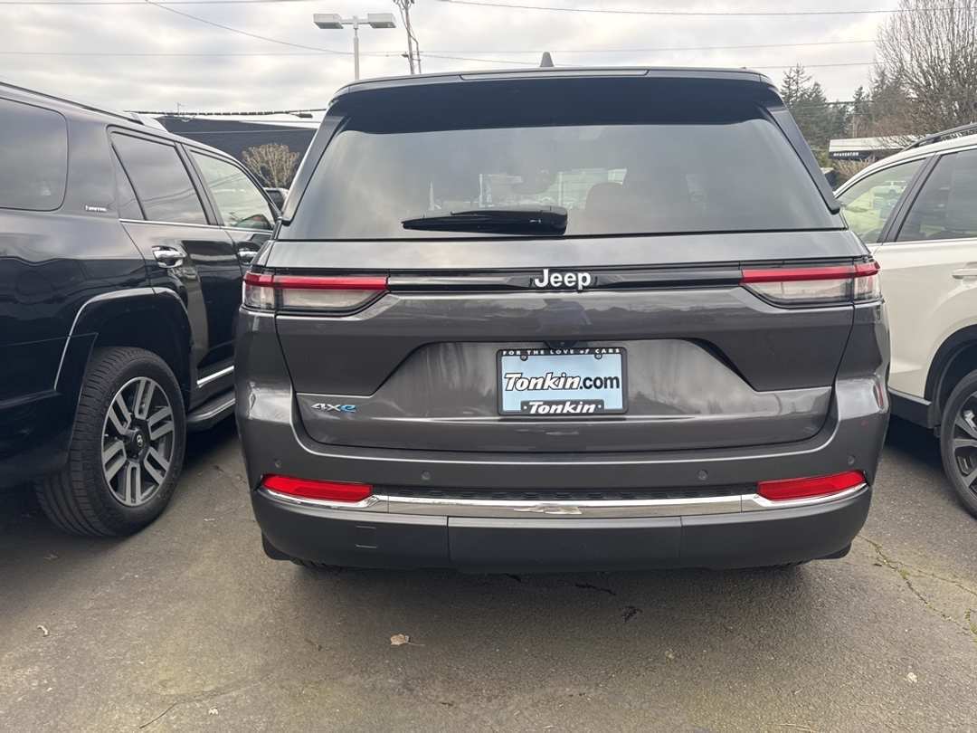 2025 Jeep Grand Cherokee 4xe - Image 5