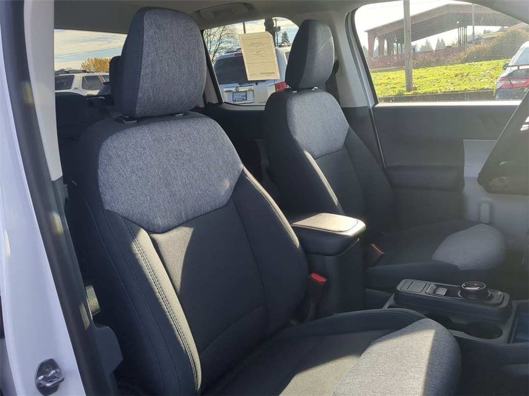 2025 Ford Maverick XLT - Image 28