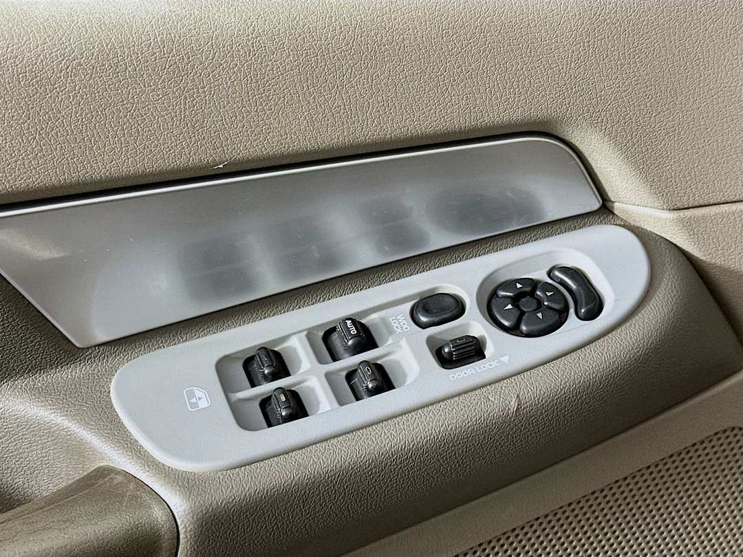 2007 Dodge Ram 2500 SLT - Image 18