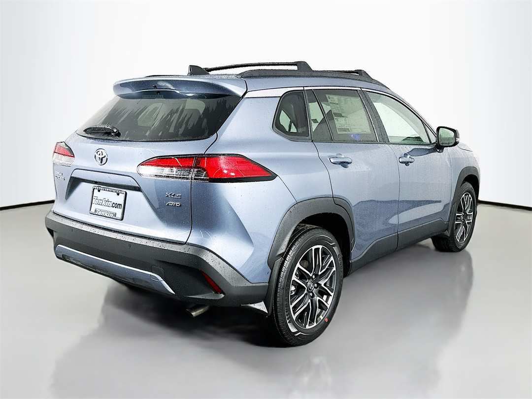 2026 Toyota Corolla Cross XLE - Image 7