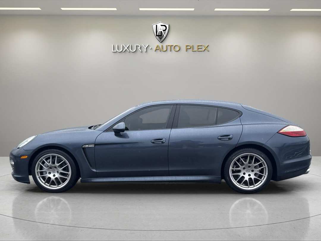 2012 Porsche Panamera SUPER LOW MILES ONLY 55,000 LOADED - Image 2