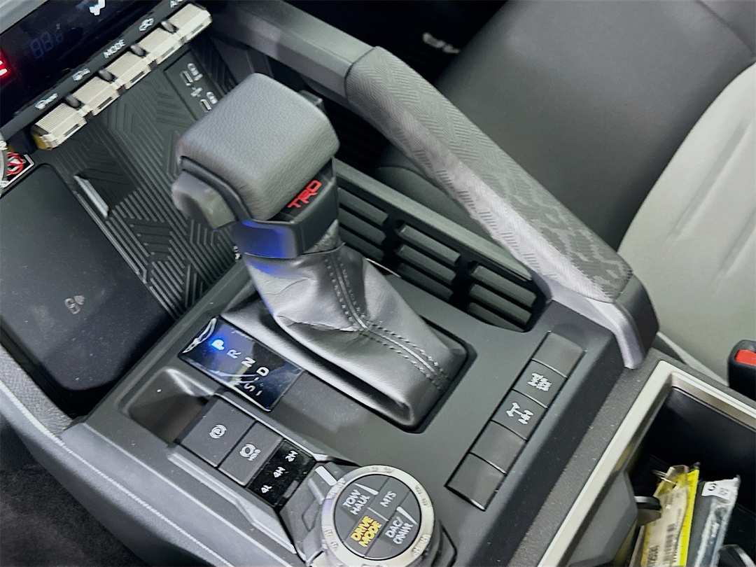 2025 Toyota Tacoma TRD Off Road - Image 17