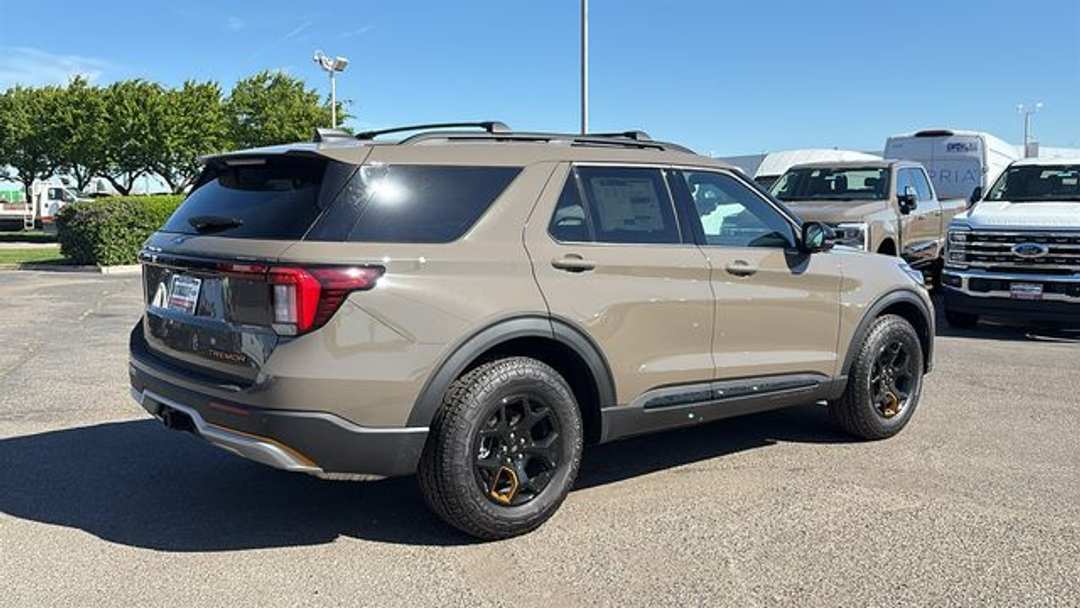 2026 Ford Explorer Tremor - Image 3