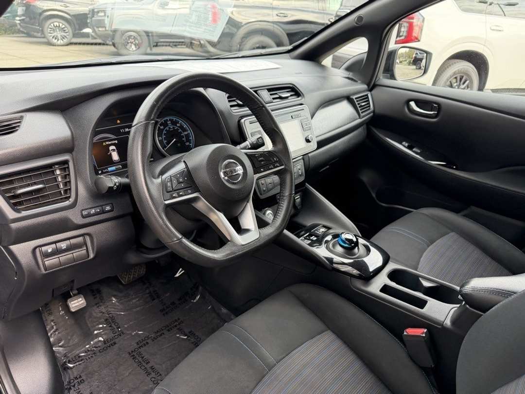 2019 Nissan LEAF SV - Image 15