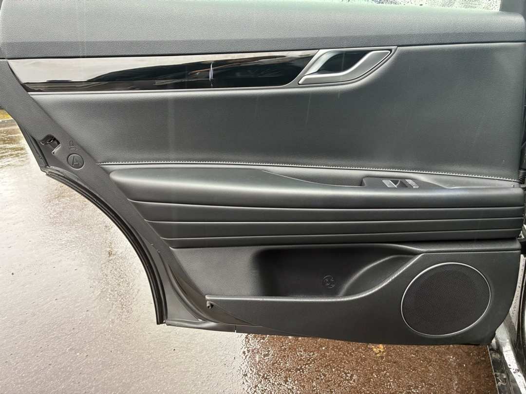 2023 Genesis G80 2.5T - Image 21