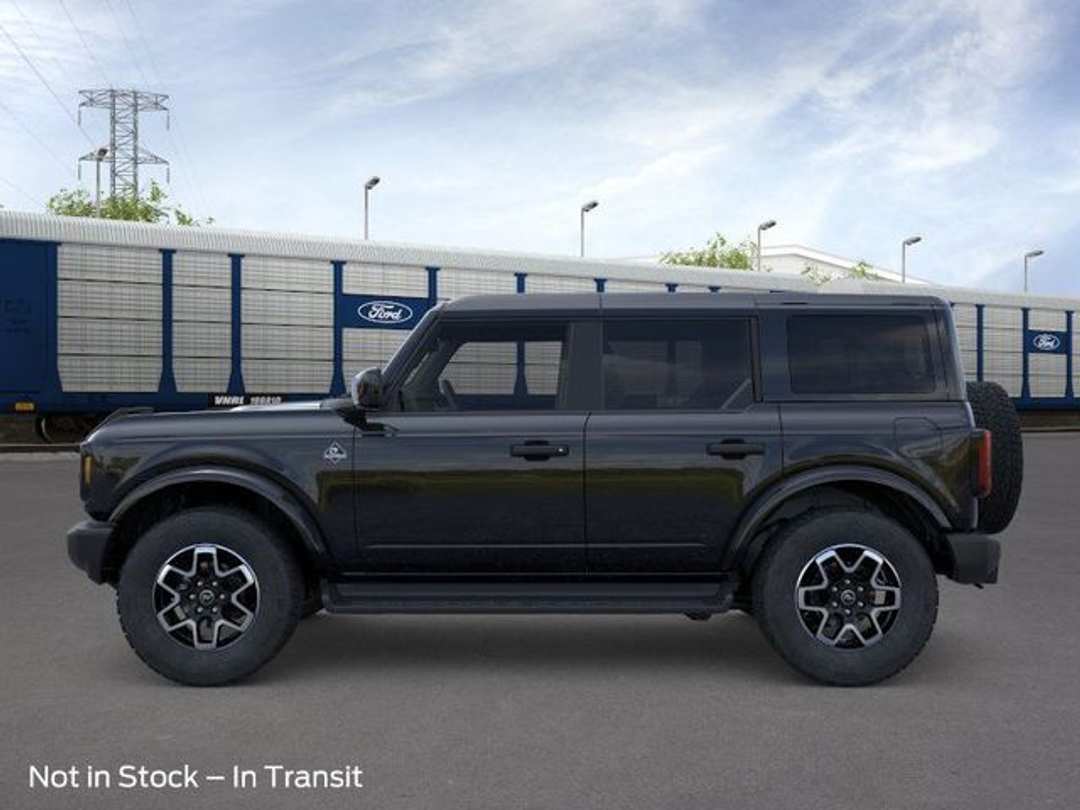 2026 Ford Bronco Outer Banks - Image 3